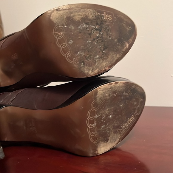 EUC Charles by Charles David size 9M Brown Leather T Strap Heels - Picture 8 of 13